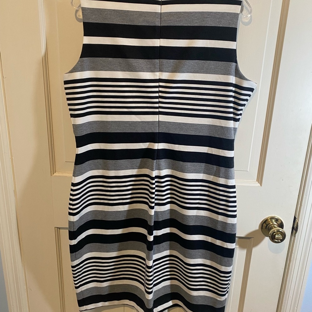 Calvin Klein Black and White Striped Sleeveless Dress Size 14 - Picture 6 of 6